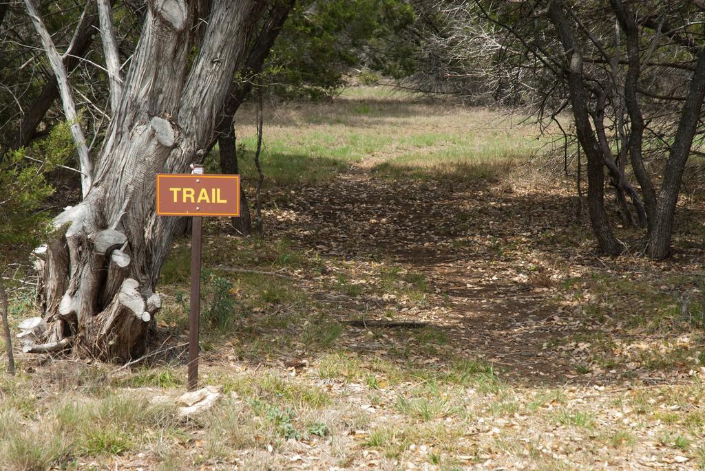 Lakehills Medina Lake Camping Resort Cabin 3 מראה חיצוני תמונה